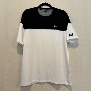 NWT DKNY Short Sleeve T-Shirt Men’s Large